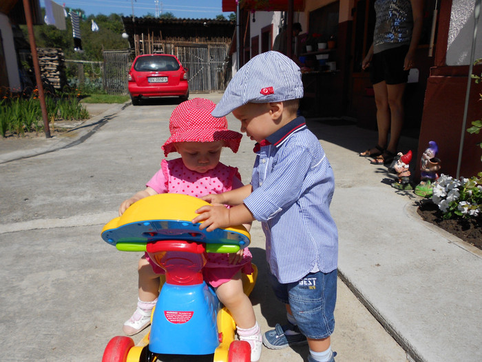 sunt cavaler o las pe Emily - Andrei si Emily la Maierus