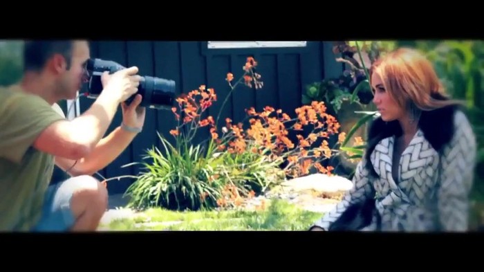 Beauty_Book_For_Brain_Cancer_[Behind_The_Scenes]_34