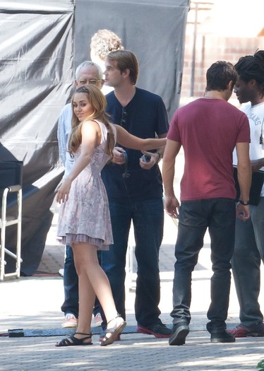 030 - 0-0On The Set At The Ucla Campus In Los Angeles