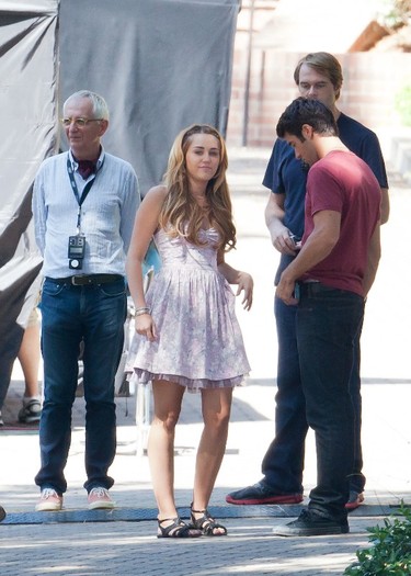 036 - 0-0On The Set At The Ucla Campus In Los Angeles