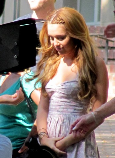 042 - 0-0On The Set At The Ucla Campus In Los Angeles