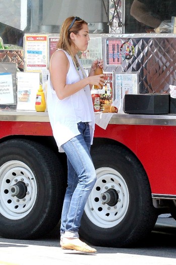 010 - 0-0At A Trendy Food Truck With Tish In Culver City