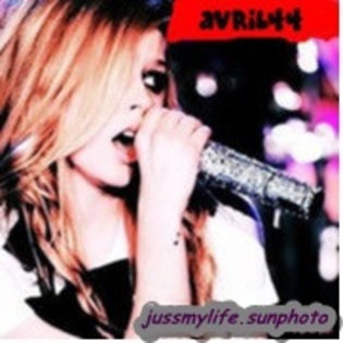 7 - 0 poze Avril Lavigne 0