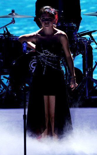 Selena Gomez 2011 Teen Choice Awards Show ZPpIZ2v2A1Gl - Selena Gomez