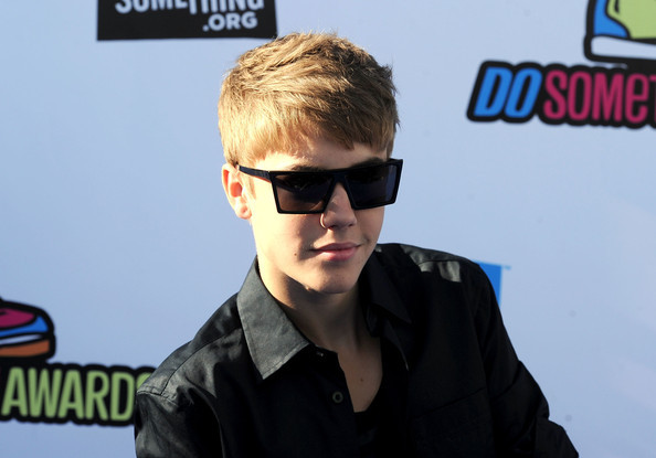 Justin+Bieber+2011+VH1+Something+Awards+Arrivals+6NAUJMw5nsSl
