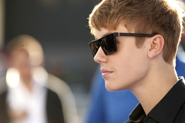 Justin+Bieber+2011+VH1+Something+Awards+Red+HTYOKYeVjfEl - Justin Bieber