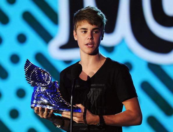 Justin+Bieber+2011+VH1+Something+Awards+Show+jcxqLGYZH1Kl