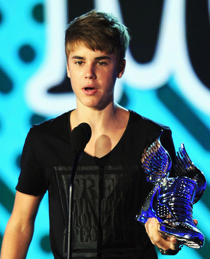 Justin+Bieber+2011+VH1+Something+Awards+Show+sNgFOipG-ezl - Justin Bieber
