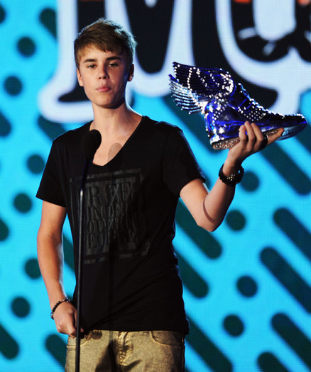 Justin+Bieber+2011+VH1+Something+Awards+Show+wqru_65YWlYl