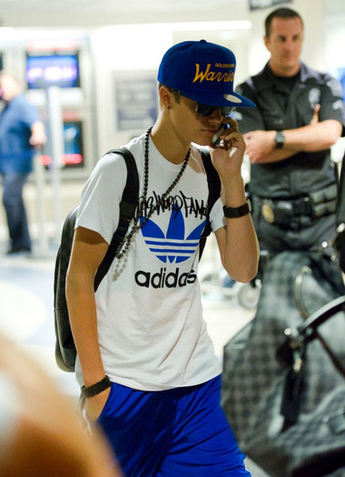 Justin+Bieber+Justin+Bieber+Lands+LAX+dtYrhDKOuqLl