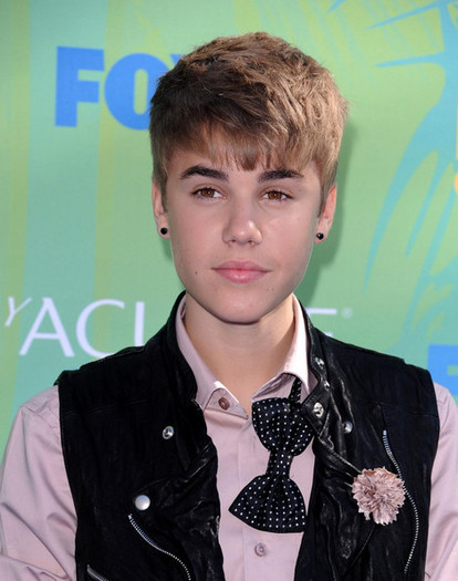 Justin+Bieber+Teen+Choice+Awards+2011+DKyaM1PDRnal - Justin Bieber