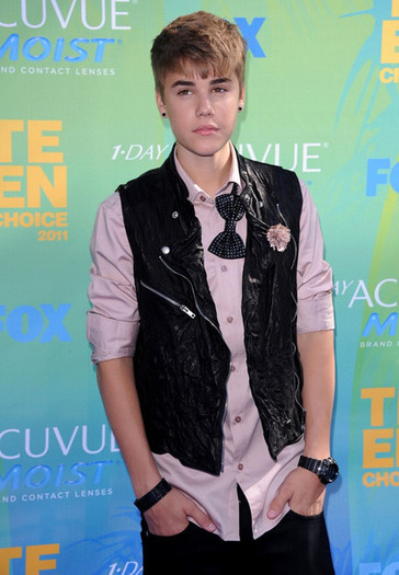 Justin+Bieber+Teen+Choice+Awards+2011+f_OatPJgCAbl