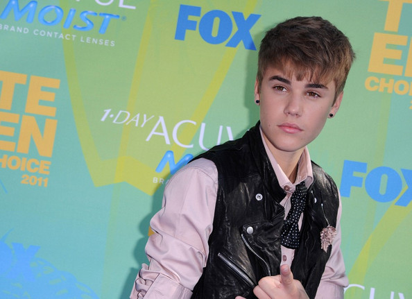 Justin+Bieber+Teen+Choice+Awards+2011+Fe4TpSL-Ehal