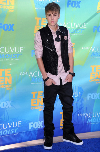 Justin+Bieber+Teen+Choice+Awards+2011+XQBvSa1AICsl - Justin Bieber