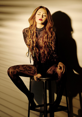 6 (7) - 0 -- Site cu Miley spre adoptie
