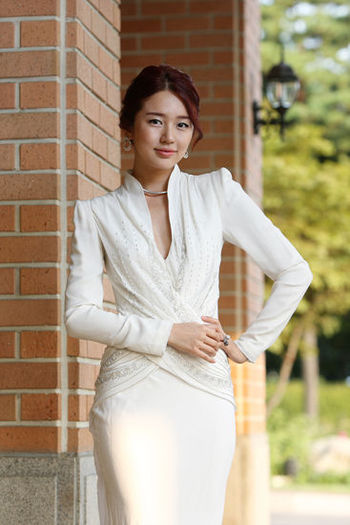 South Korean female artist Yoon Eun-Hye (91) - o Yoon Eun Hye o