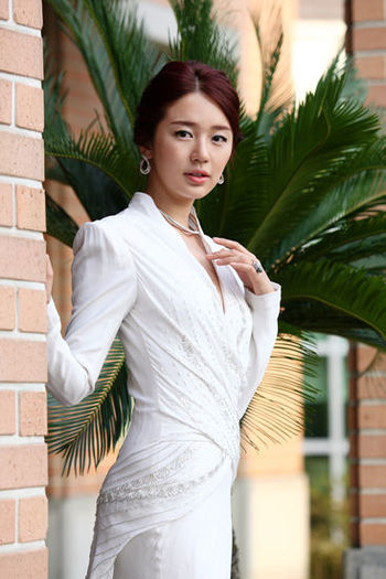 South Korean female artist Yoon Eun-Hye (92)