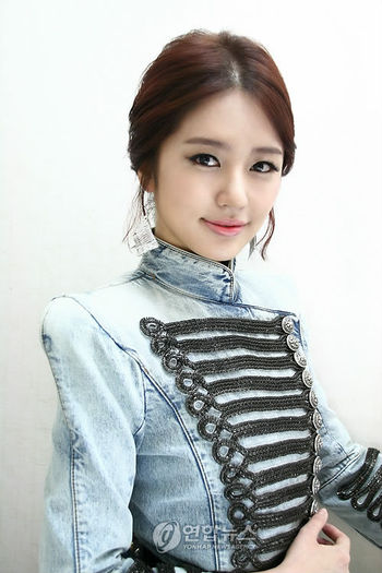 South Korean female artist Yoon Eun-Hye (167)