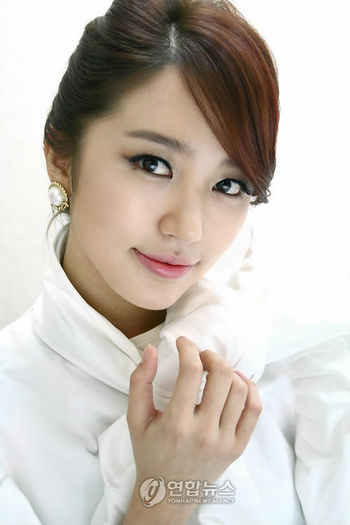 South Korean female artist Yoon Eun-Hye (168)
