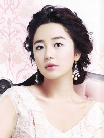 South Korean female artist Yoon Eun-Hye (175)