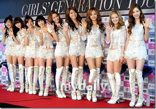 Girls-Generation-Seoul-concert-appeared-in-white-lace-dress-8_thumb