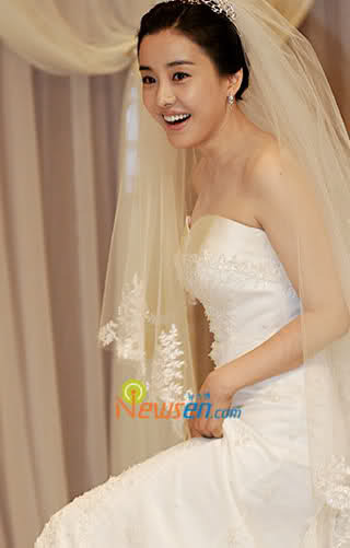 29ej8ew - Park Eun Hye - poze de la nunta