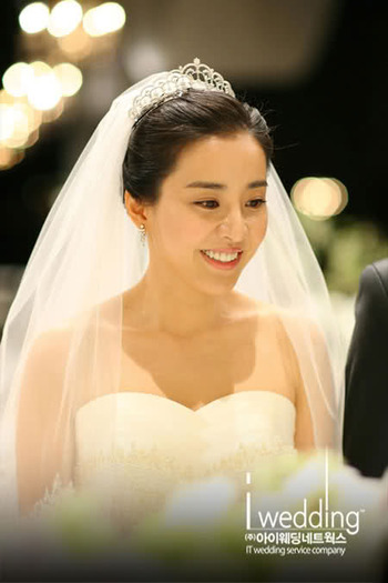 259yaub - Park Eun Hye - poze de la nunta