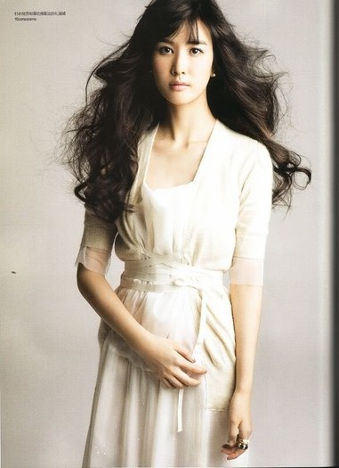 2wly82u - Lee Da Hee-Ceci Magazine 2009