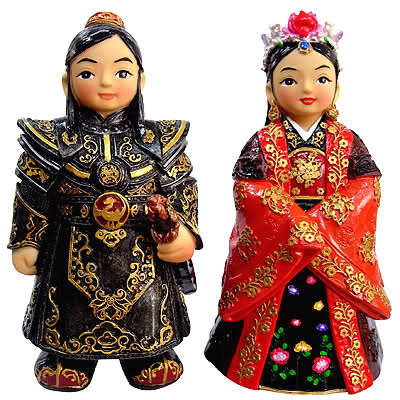 33ucyh2 - Figurine in hanbok 2