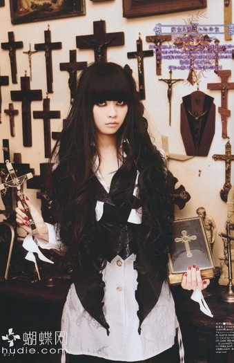077 - Gothic and Lolita Bible Vol 37