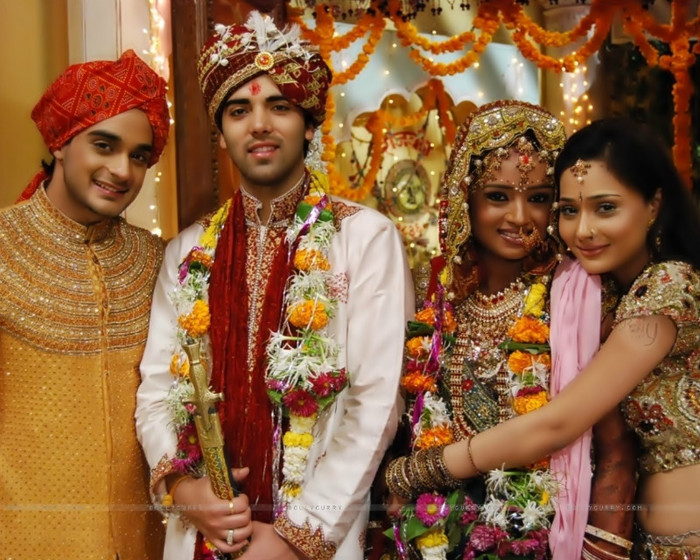 33118-ranvir-and-ragini-with-alekh-and-sadhna