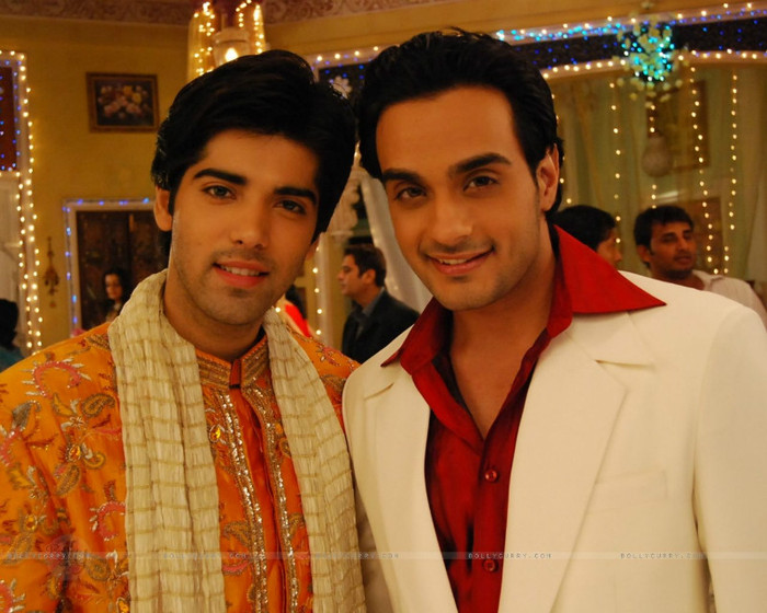 33220-alekh-and-ranvir-looking-gorgeous