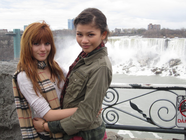 ♥ - album Bella and Zendaya poze personale