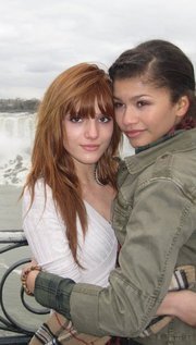 ♥ - album Bella and Zendaya poze personale