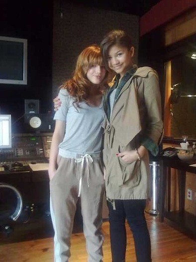 ♥ - album Bella and Zendaya poze personale