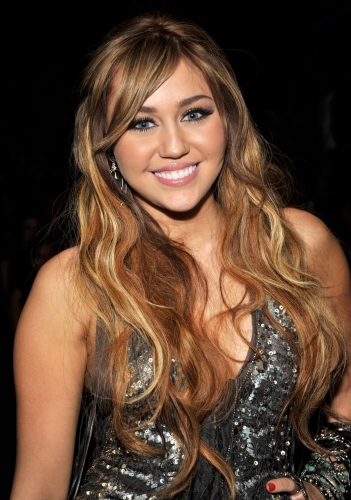 Miley Cyrus (140)