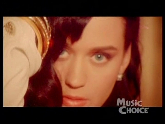 I-Kissed-A-Girl-katy-perry-2791847-640-480 - I kissed a girl