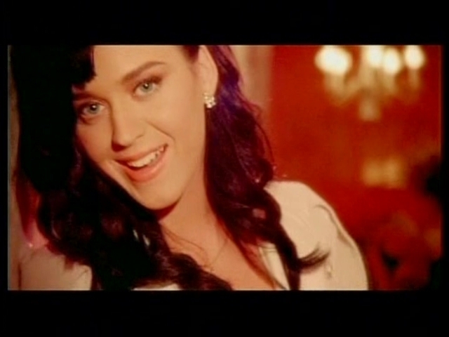 I-Kissed-A-Girl-katy-perry-2791860-640-480 - I kissed a girl