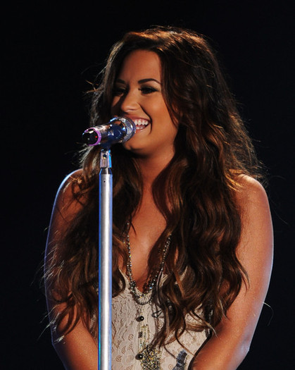 Demi Lovato 2011 VH1 Something Awards Show USX6QXTs1t8l - Demi Lovato