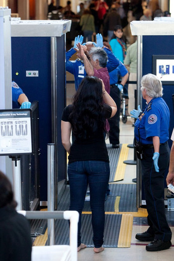 Demi Lovato Demi Lovato at LAX sqoLt68q7Fol - Demi Lovato