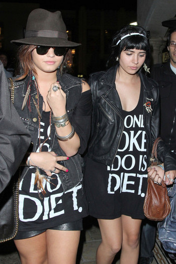 Demi Lovato Demi Lovato Grove y4WvER7wWvkl - Demi Lovato