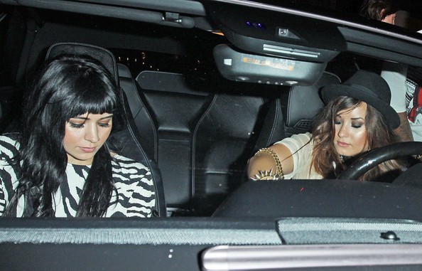Demi Lovato Demi Lovato Leaving Beachers Mad XBfeW2aVEDEl