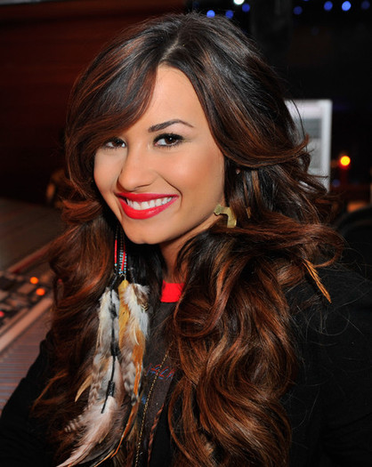 Demi Lovato Demi Lovato Live Chat Cambio Studios aqtt5eEAwQVl