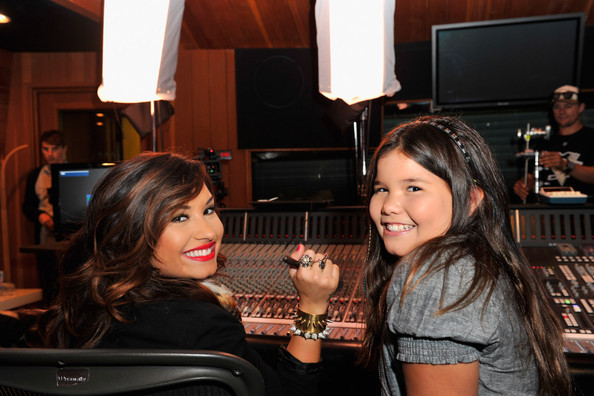 Demi Lovato Demi Lovato Live Chat Cambio Studios CNVQJJFaJc2l; 5556
