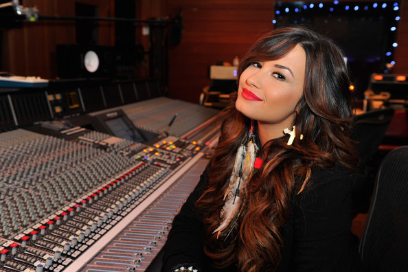 Demi Lovato Demi Lovato Live Chat Cambio Studios hFDYO4Ly3BQl