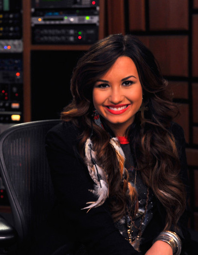 Demi Lovato Demi Lovato Live Chat Cambio Studios QDkahXLNGuhl - Demi Lovato