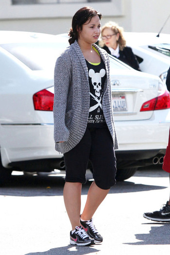 Demi Lovato Demi Lovato Out qef8K4-1og1l
