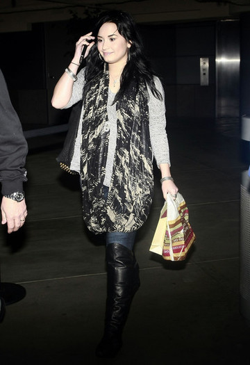 Demi Lovato Demi Lovato Shopping Eating Mall pVj53dQXNdsl