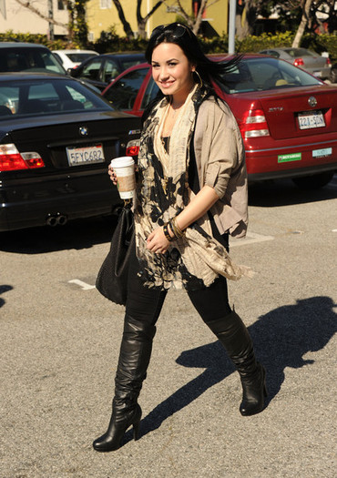 Demi Lovato Demi Lovato Sighting ojzQUk57ecjl - Demi Lovato