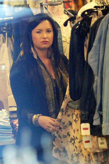 Demi Lovato Demi Lovato Urban Outfitters 3PqUzzd5rVOl